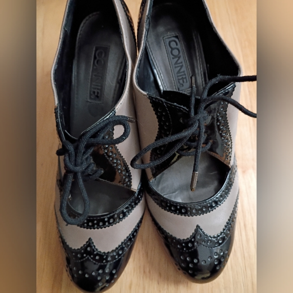 Connie Gatsby Mary Jane Lace Up Heels Womens 8M Black/Grey Leather Wingtip